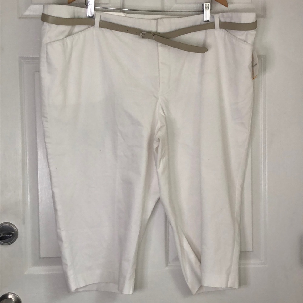 NEW Croft & Barrow white Cropped Capri pants belt size 24W Cotton Stretch preppy